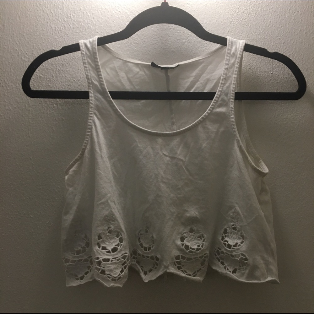 Cropped tank top with cut outs